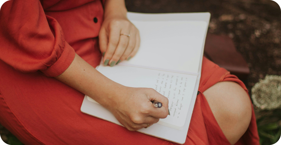 편지 쓰는 모습